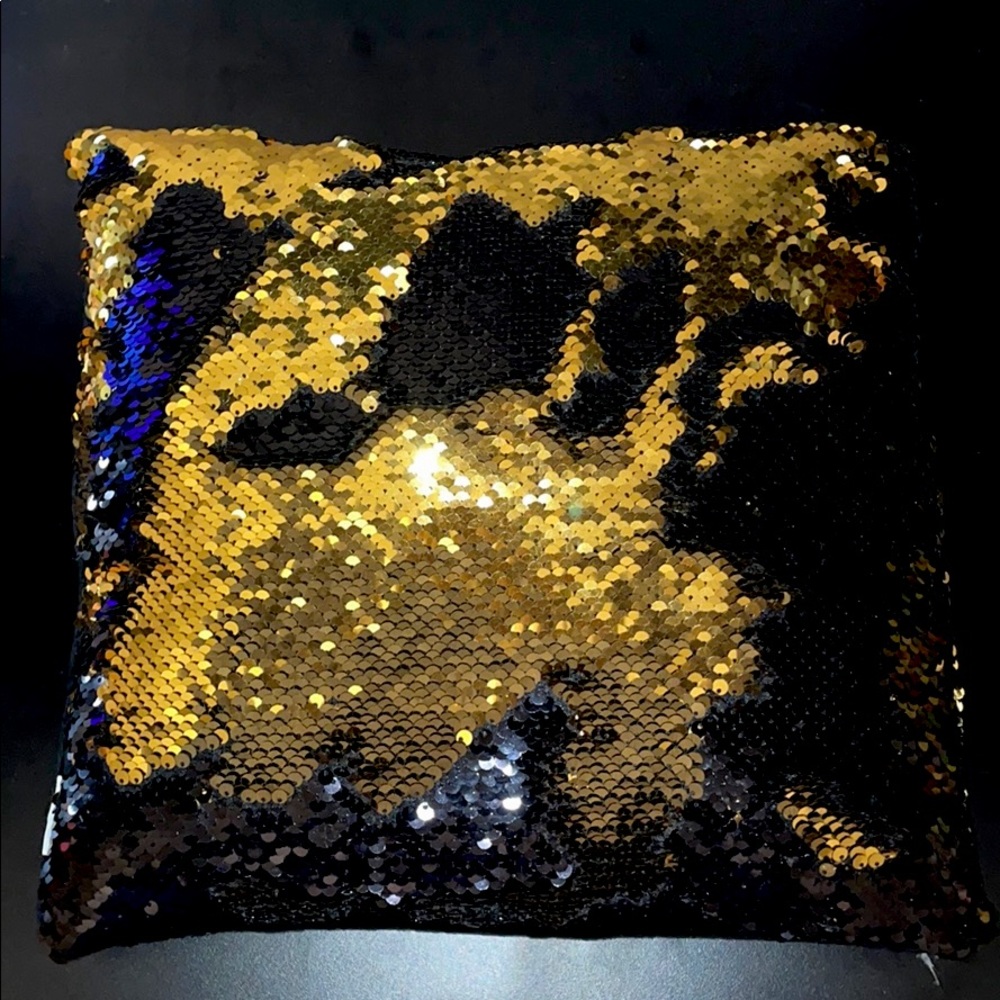 Black and Gold Decorative Sequin Pillow